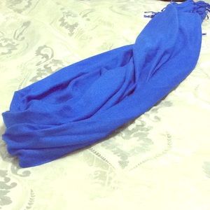 Fashionable Women’s Blue Scarf
